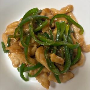 ミントミントの作ってみた!投稿(【鶏むね肉とピーマンの青椒肉絲風】食材２つで！コスパ抜群♪)