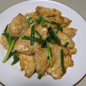 maronの作ってみた!投稿(ワンパン10分！【鶏むね肉とにらの旨ダレ炒め】スタミナ満点♩)