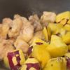 甘辛味がやみつきに!【さつまいもと鶏肉のみそだれ】の工程4