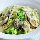 牡蠣とブロッコリーのクリームパスタ