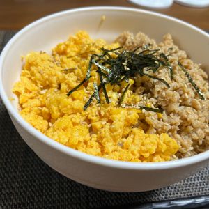 ぽちゃこの作ってみた!投稿(5分で絶品!【王道の鶏そぼろ丼】簡単・混ぜるだけ♡)