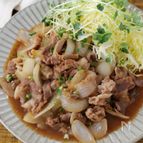 【春キャベツが旨い】豚こま肉と新玉ねぎのさっぱり生姜焼き