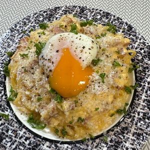 楽ラク手抜キッチン🐶🐾の作ってみた!投稿(簡単なのに本格的！理想の味【半熟卵の濃厚カルボナーラ】)