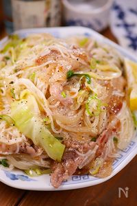 行列の定食屋さんの🍚スタミナねぎ塩豚バラ油そうめん🤩