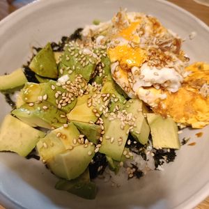 乳酸菌の作ってみた!投稿(5分で朝食＊栄養満点アボカド丼)