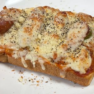 ゆっこの作ってみた!投稿(贅沢な美味しさ！ジョンソンヴィルの【ナポリタントースト】)
