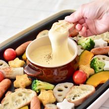 [パーティーに◎やみつきチーズフォンデュ]決め手はコンソメ♪