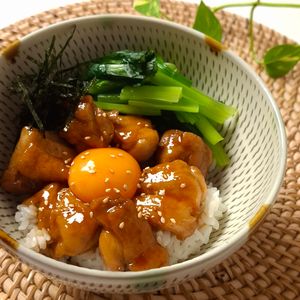 とのちゃまの作ってみた!投稿(【やみつき‼︎とろっと照り焼きチキン丼♪卵黄のせ】ランチにも)