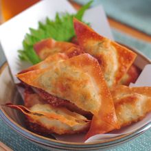 パリッとやみつき！しそはんぺんのワンタン揚げ