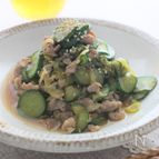 ラー油でピリリと、きゅうりと豚肉の炒め物