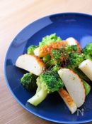 かまぼことブロッコリーのニンニク炒め