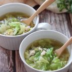 うどんスープでさっぱり激旨！春キャベツと鶏ひき肉の生姜スープ