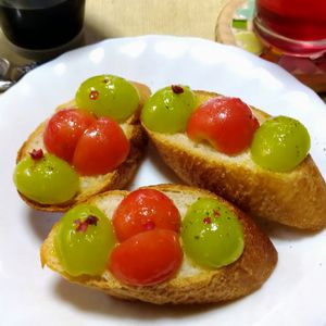 うたかた1299969の作ってみた!投稿(【シャインマスカットとミニトマトのブルスケッタ】)