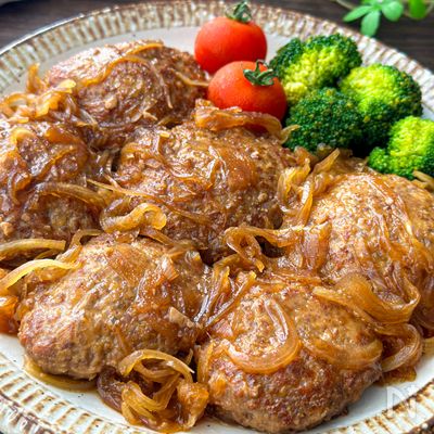 ご飯がとまらない!【和風煮込みハンバーグ】