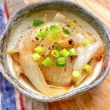 レンジで1発！新玉ねぎのおかかバター