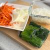 ほうれん草と春雨の【肉味噌炒め】の工程1