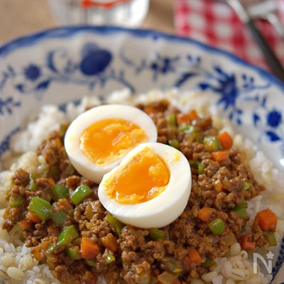 家庭料理の定番!簡単ドライカレー【冷凍作り置き】