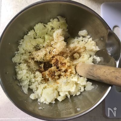 カリッ旨っ 揚げないジャーマンポテトの焼き餃子 By 美桜 レシピサイト Nadia ナディア プロの料理家のおいしいレシピ カリッ旨っ 揚げないジャーマンポテトの焼き餃子 By 美桜 レシピサイト Nadia ナディア プロの料理家のおいしいレシピ