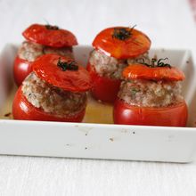 ご飯入りでふっくら!フランス家庭料理のトマトファルシ