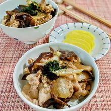 【焼肉のたれで豚丼】思い付きのお昼ご飯。