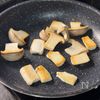 【牛肉とエリンギのガリバタ炒め】ぱぱっと♪ご飯が進むごちそうの工程1