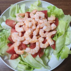 とももの作ってみた!投稿(サイゼリヤ風！小エビのサラダ)