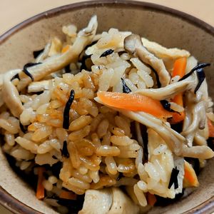 まゆのの作ってみた!投稿(【何度もリピ♡きのことひじきの炊き込みご飯】栄養たっぷり！)