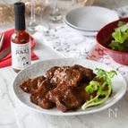 旨辛があとひく！豚ロースのスパイス赤ワイン煮込み