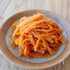 【人参のごま味噌炒め】あと１品やおつまみに♪スピード副菜