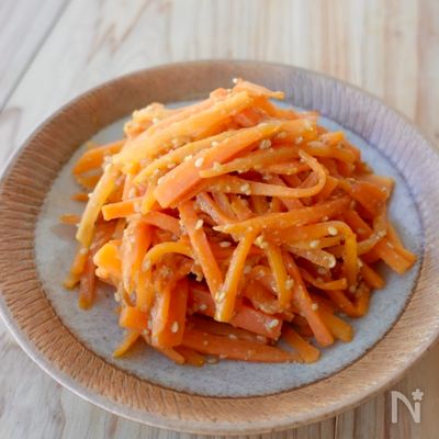 【人参のごま味噌炒め】あと1品やおつまみに♪スピード副菜