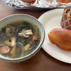こむぎの作ってみた!投稿(パセリの茎の消費に！ソーセージとパセリのスープ)