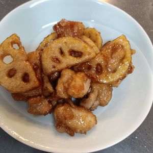 385671の作ってみた!投稿(照りっと甘酢が食をそそる!秋の絶品【鶏れんこんの甘酢炒め】)