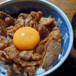 ひろりぃの作ってみた!投稿(おすすめ!!ご飯泥棒な我が家のやみつき常備菜『しぐれ豚』)