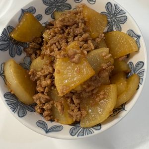 tanu🌿の作ってみた!投稿(ご飯が進む簡単スピードおかず！『大根のそぼろ炒め』節約にも◎)