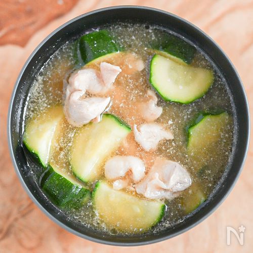 コク旨っ！鶏肉とズッキーニのみそ汁