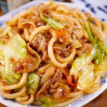 行列のうどん屋さんの🍜豚バラみりん味噌漬け焼きうどん🤩