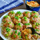 レンジで簡単！枝豆入り焼売風豚団子(おろしぽん酢で♪)
