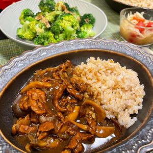 みっさキッチンの作ってみた!投稿(簡単バレンタインディナー♡『豚こま肉deポークストロガノフ』)