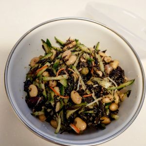 にゃんこさん🐱の作ってみた!投稿(抱えて食べたい♪【ひじきとお豆の中華風サラダ】さっぱり美味)