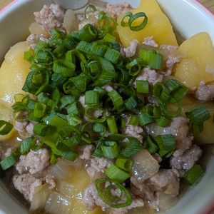 花月雨音🪷の作ってみた!投稿(ほくほく旨みじんわり♩じゃがいものそぼろ煮)