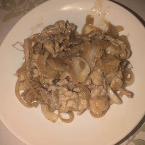 KUMIKOの作ってみた!投稿(豚こまで♪玉ねぎた~ぷり♪柔かジューシー生姜焼き♪)