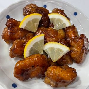 1251934の作ってみた!投稿(【ご飯泥棒！鶏肉とレモンのてり煮】おかわりが止まらない♡)