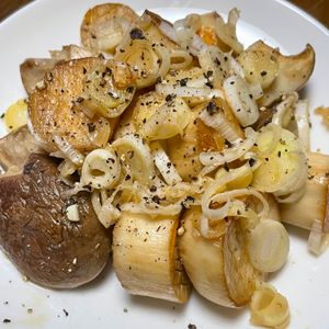 momoの作ってみた!投稿(まるでホタテ⁉【エリンギのネギ塩炒め】)
