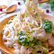 『エビとブロッコリーのツナクリームパスタ』味の決め手は…