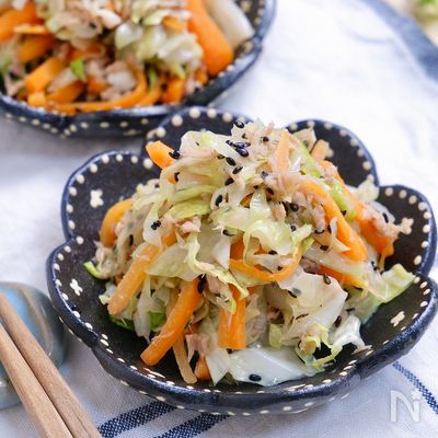 これはやみつき!!『キャベツとにんじんとツナのごま塩サラダ』