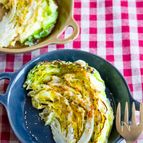 あと1品やおつまみに♪簡単副菜くし切り春キャベツのチーズ焼き