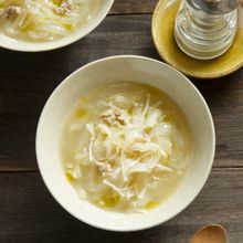 甘みがじんわり♪新玉ねぎと豚肉のスープ【新玉ねぎ大量消費】