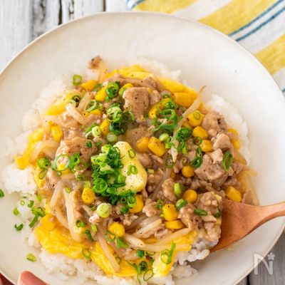 味噌ラーメン風たまご丼