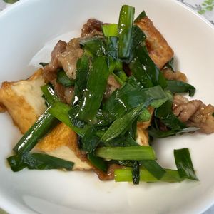 ゆーの作ってみた!投稿(行列の定食屋さんの🍚ニラと厚揚げの☆豚のしょうが焼き🤩)