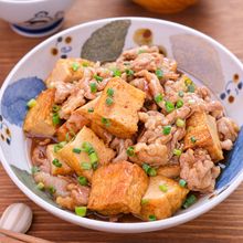 【豚こま厚揚げの甘辛すき煮】ワンパン10分！甘辛節約おかず♪